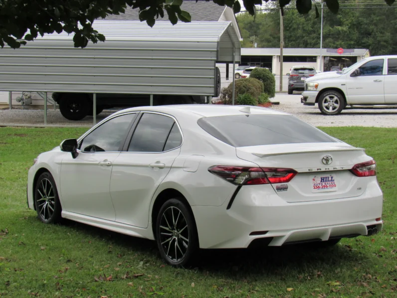 2022 Toyota Camry SE