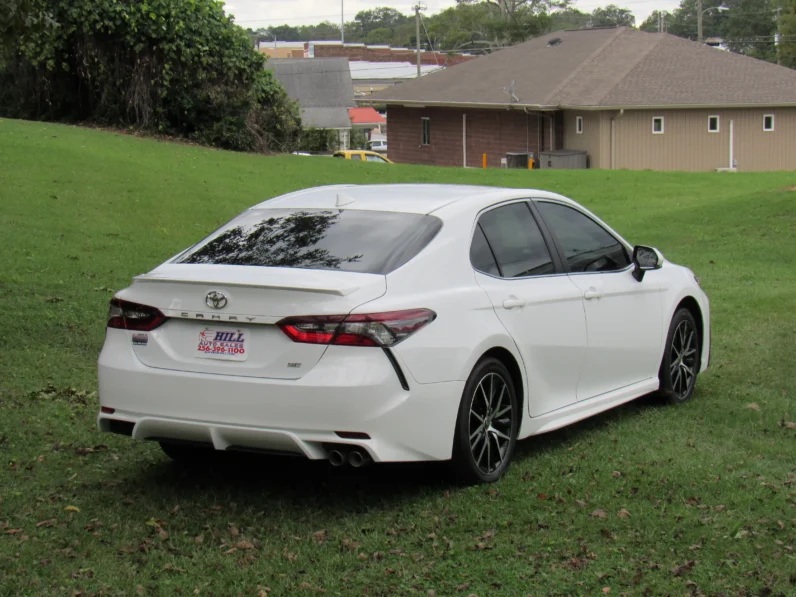 2022 Toyota Camry SE